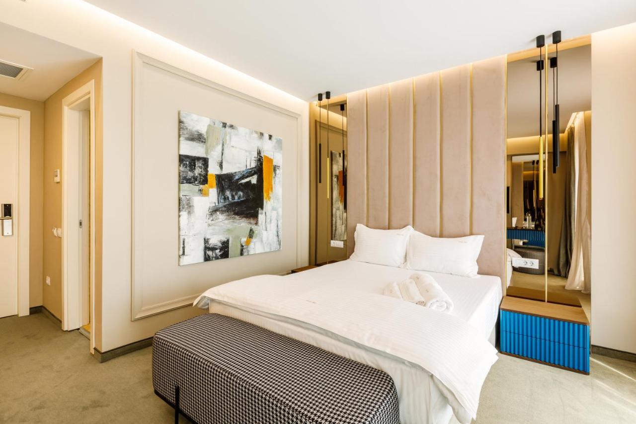 Onal Boutique Hotelier Mamaia Exteriör bild
