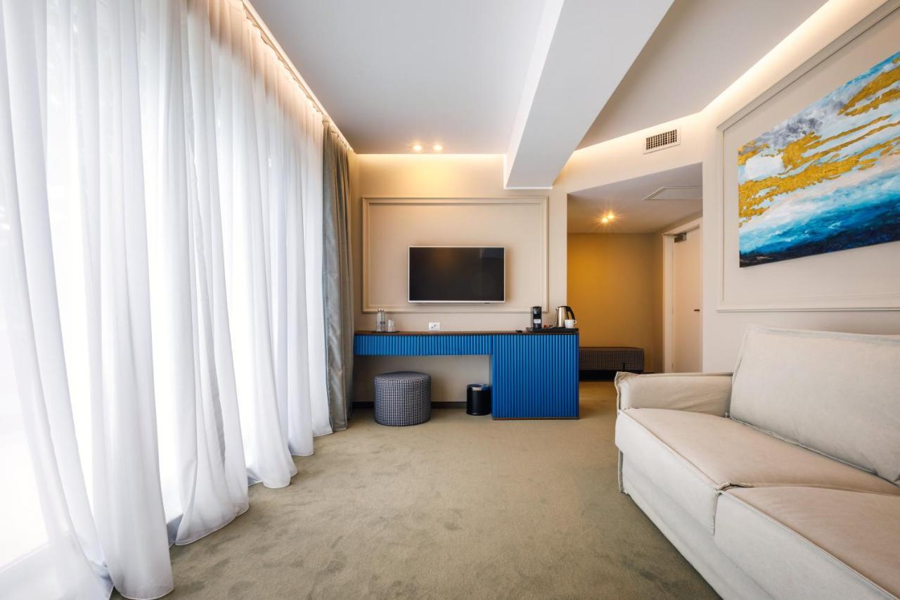 Onal Boutique Hotelier Mamaia Exteriör bild