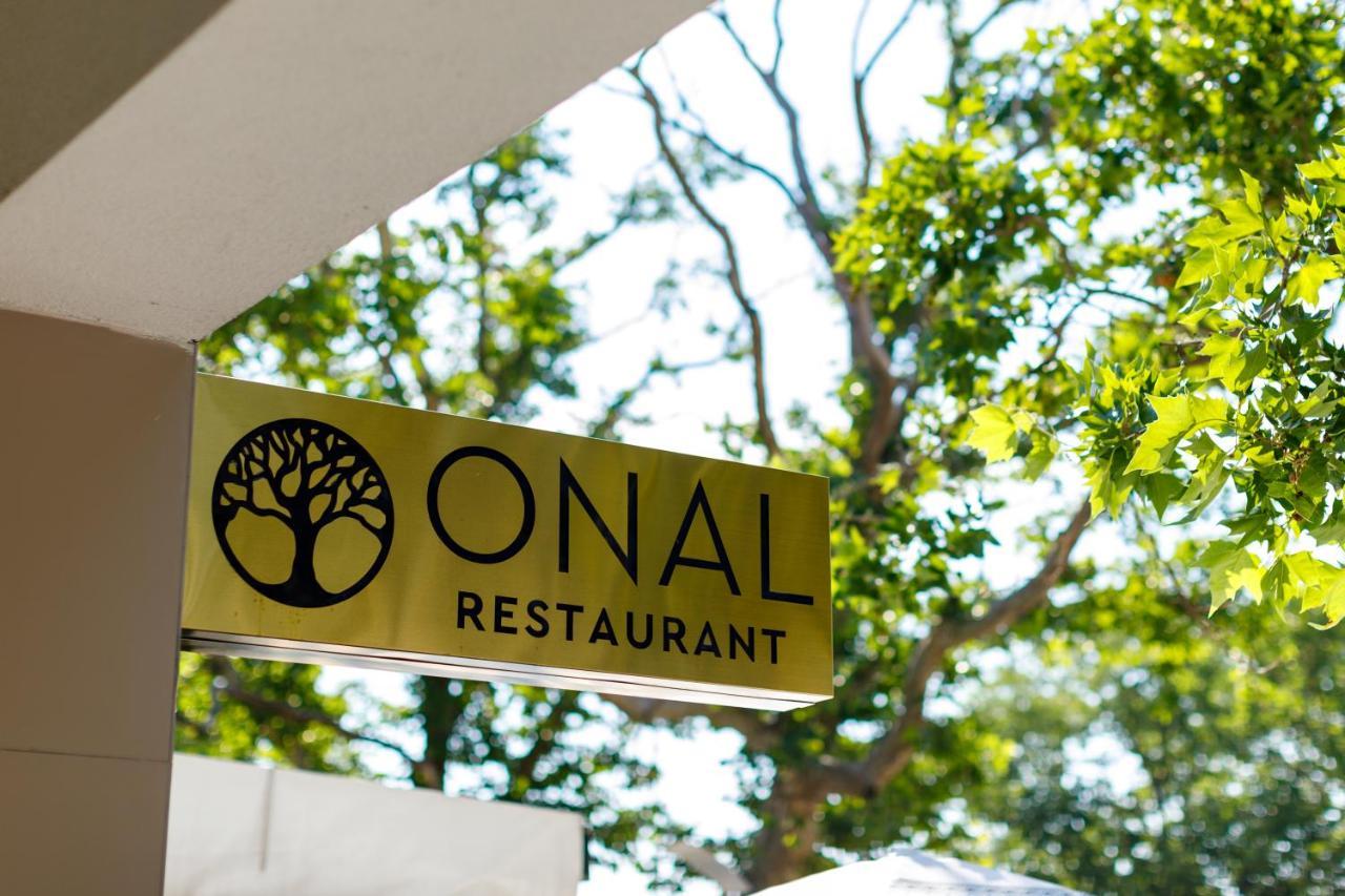Onal Boutique Hotelier Mamaia Exteriör bild