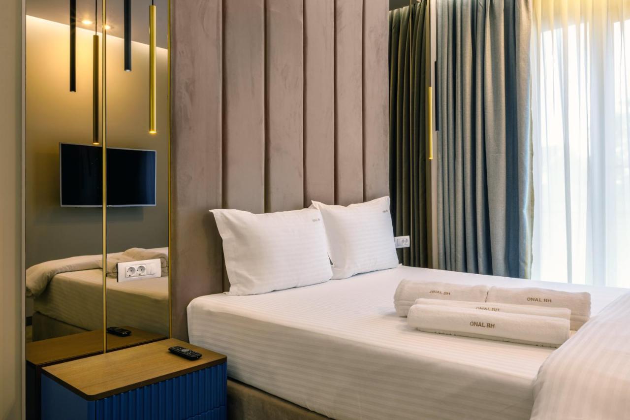 Onal Boutique Hotelier Mamaia Exteriör bild