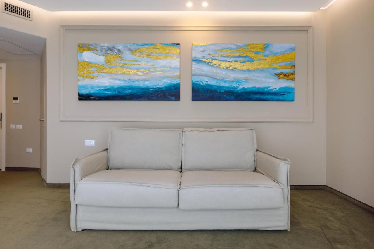 Onal Boutique Hotelier Mamaia Exteriör bild