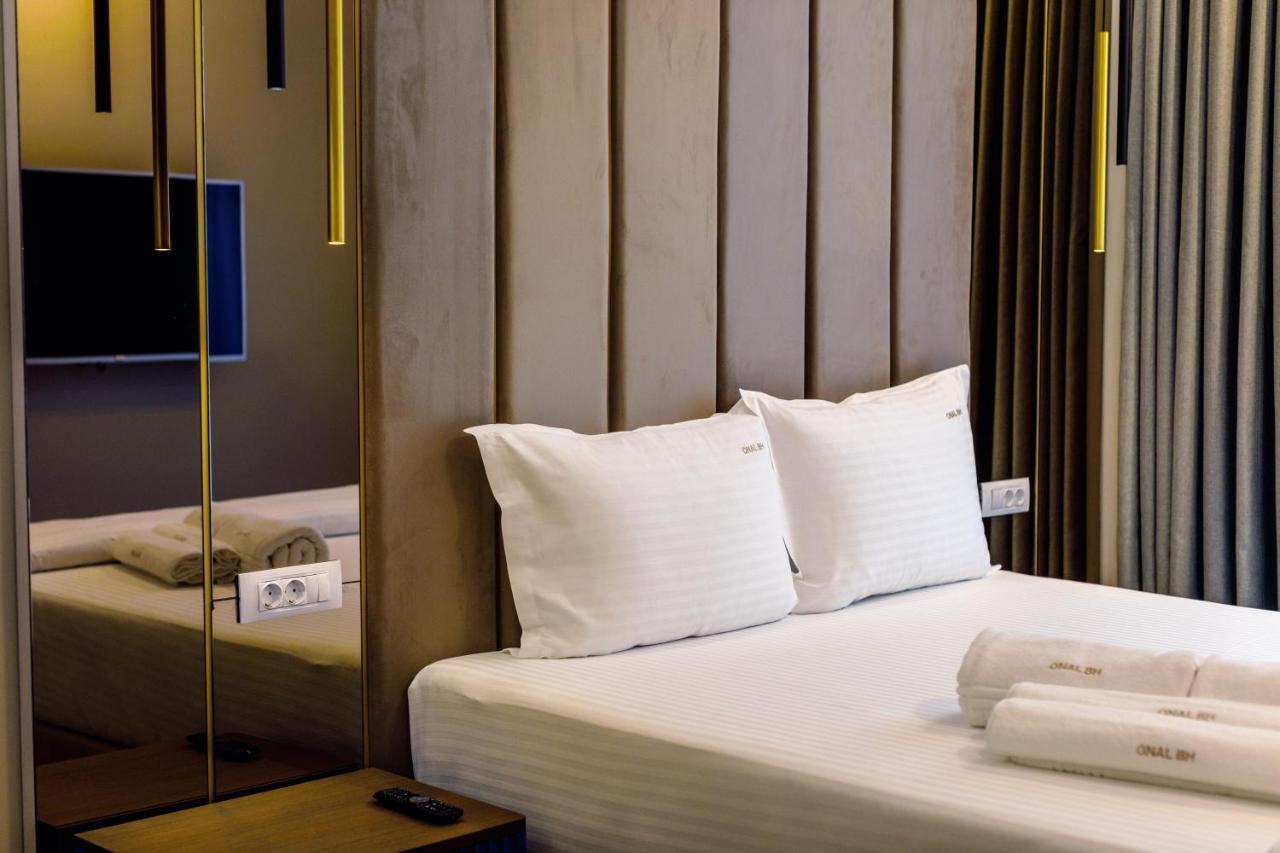 Onal Boutique Hotelier Mamaia Exteriör bild